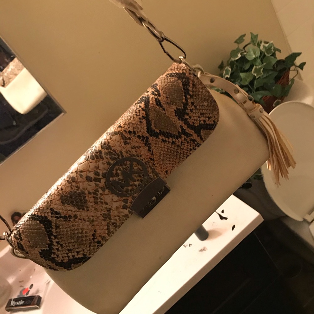 Handbag - Picture 8 of 8